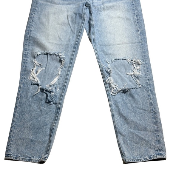 American Eagle Light Wash Distressed Mom Jeans Women’s US 6 - Picture 3 of 8